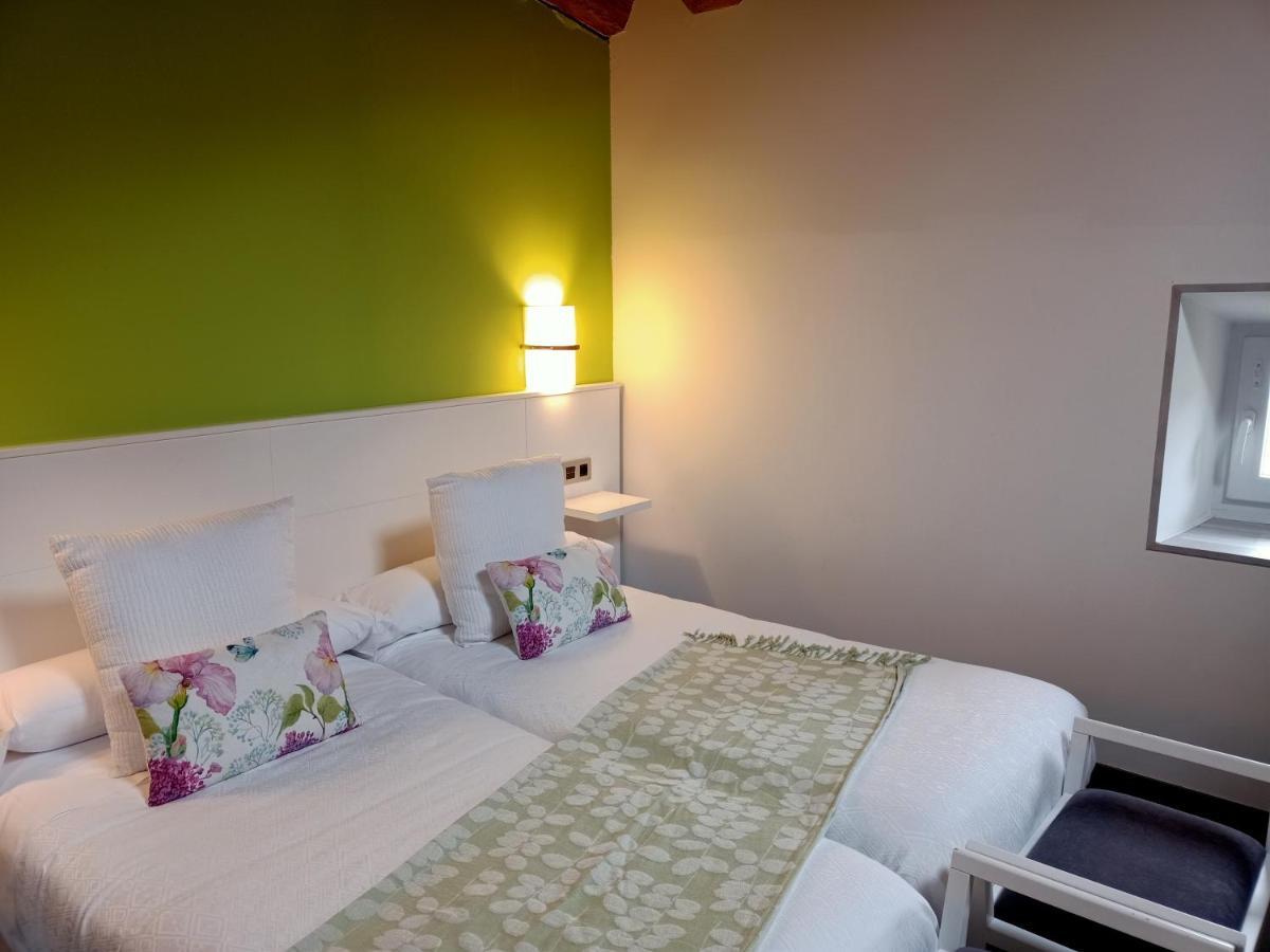 Tresanea Apartamentos Ituren Ngoại thất bức ảnh